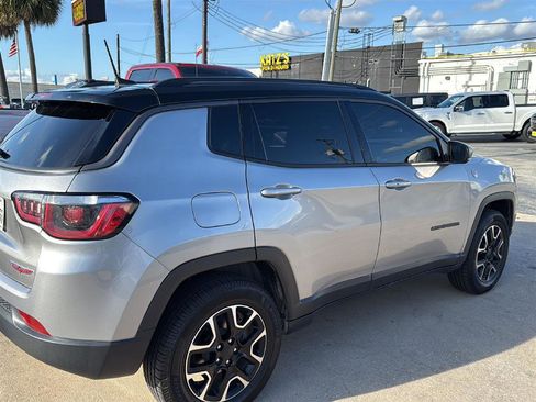 Used 2020 Jeep Compass Trailhawk AWD/4WD image 4