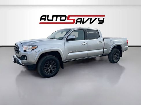 Used 2022 Toyota Tacoma SR5 AWD/4WD image 3