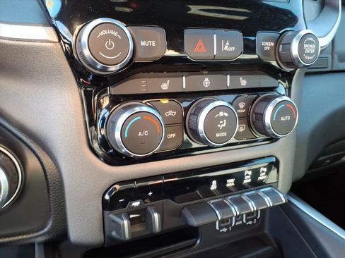 Used 2021 RAM 1500 Big Horn image 24