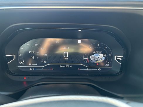 Used 2023 GMC Yukon XL Denali image 14