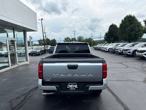 Used 2026 Toyota Tacoma SR5 AWD/4WD image 6