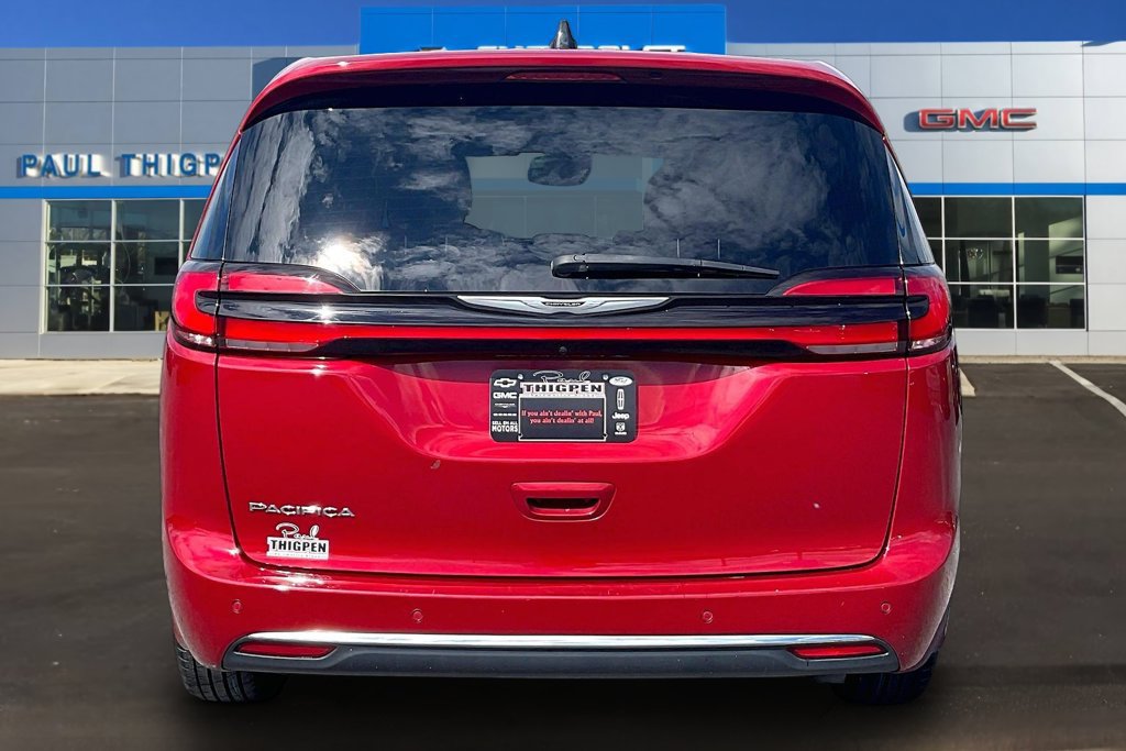 Used 2025 Chrysler Pacifica Select FWD image 5