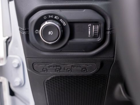 Used 2024 Jeep Wrangler Unlimited Sahara AWD/4WD image 25