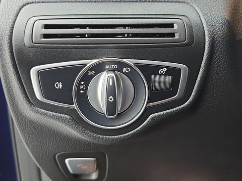 Used 2022 Mercedes-Benz GLC 300 image 24