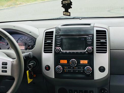 Used 2018 Nissan Frontier SV RWD image 30