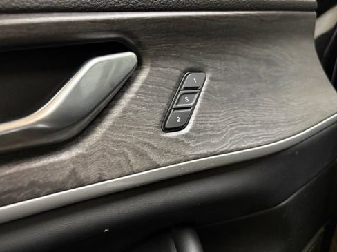 Used 2021 Jeep Grand Cherokee L Limited AWD/4WD image 35