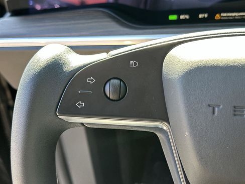 Used 2023 Tesla Model X image 23