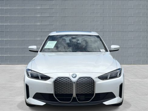 Used 2025 BMW i4 eDrive40 RWD image 2