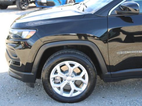 Used 2024 Jeep Compass Latitude image 7