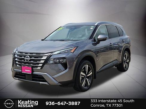 Certified 2025 Nissan Rogue SL w/ SL Premium Package FWD image 8