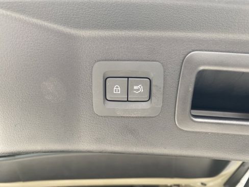 Certified 2025 MAZDA CX-70 Plug-In Hybrid w/ Premium Pkg image 8