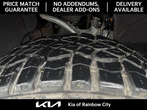 Used 2023 GMC Sierra 1500 AT4 w/ AT4 Premium Package image 12