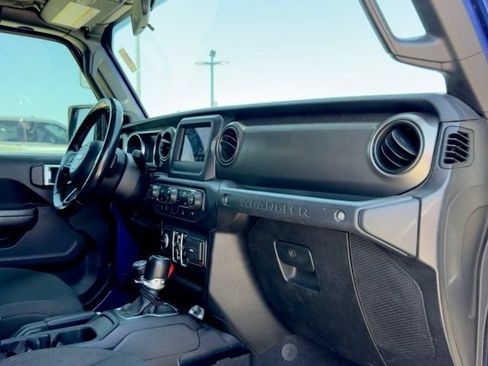 Used 2019 Jeep Wrangler Unlimited Sport S AWD/4WD image 17