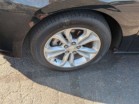 Used 2019 Chevrolet Cruze LT FWD image 12