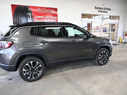 Used 2023 Jeep Compass Limited image 5