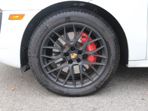 Certified 2017 Porsche Macan GTS image 12