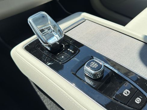 New 2026 Volvo XC90 T8 Ultra w/ Protection Package image 17