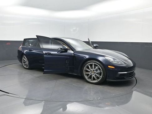 Used 2019 Porsche Panamera 4 w/ Premium Package image 44