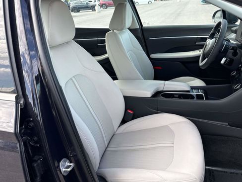 Used 2025 Hyundai Sonata SEL FWD image 16