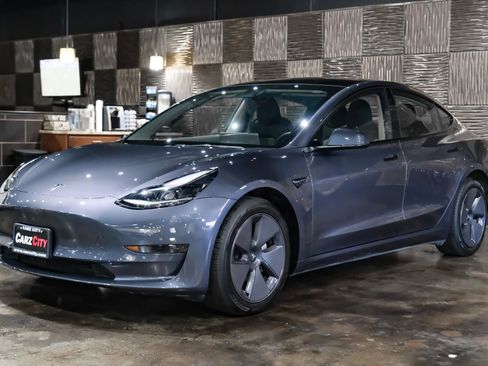 Used 2023 Tesla Model 3 Standard Range image 7