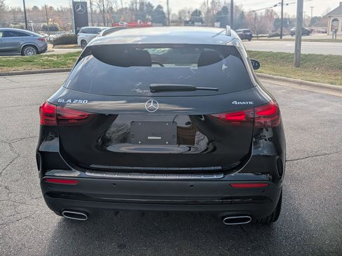 Used 2025 Mercedes-Benz GLA 250 4MATIC image 4