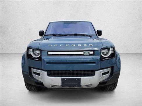 Used 2023 Land Rover Defender 90 S image 2