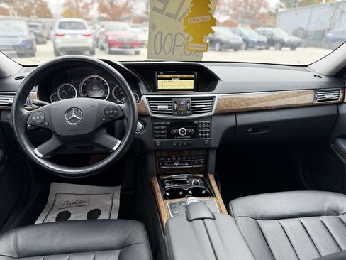 Used 2010 Mercedes-Benz E 350 4MATIC Sedan image 15
