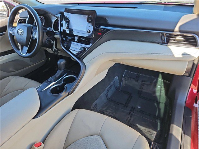 Used 2022 Toyota Camry LE w/ Carpet Mat Package (TMS) FWD image 25