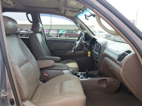 Used 2001 Toyota Sequoia Limited AWD/4WD image 30
