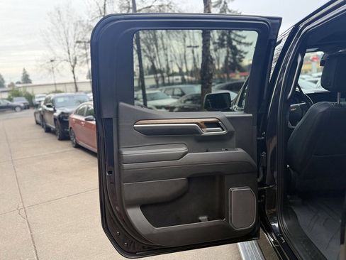 Used 2022 Chevrolet Silverado 1500 High Country w/ High Country Premium Package image 25