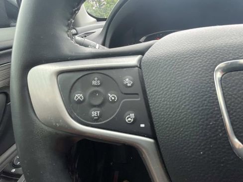Used 2023 GMC Terrain SLT w/ Tech Package FWD image 26