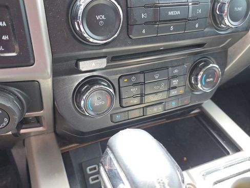 Used 2018 Ford F150 Lariat AWD/4WD image 19