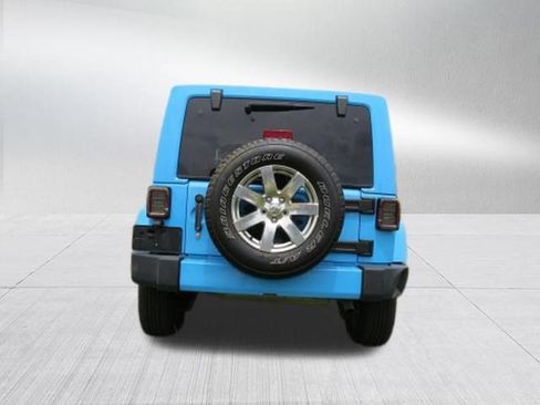 Used 2018 Jeep Wrangler Unlimited Sahara w/ Dual Top Group AWD/4WD image 4