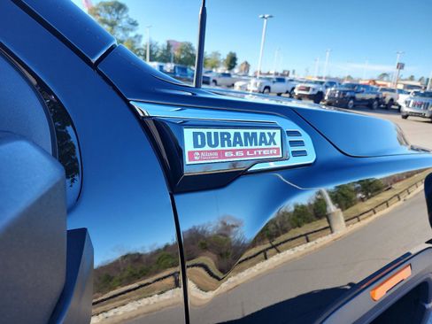 Used 2025 GMC Sierra 3500 SLE image 8