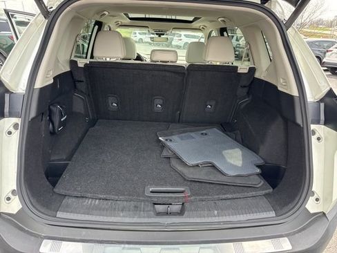 Used 2023 Nissan Rogue SV w/ SV Premium B Package image 16