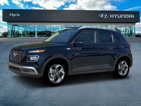 New 2026 Hyundai Venue SEL FWD image 2