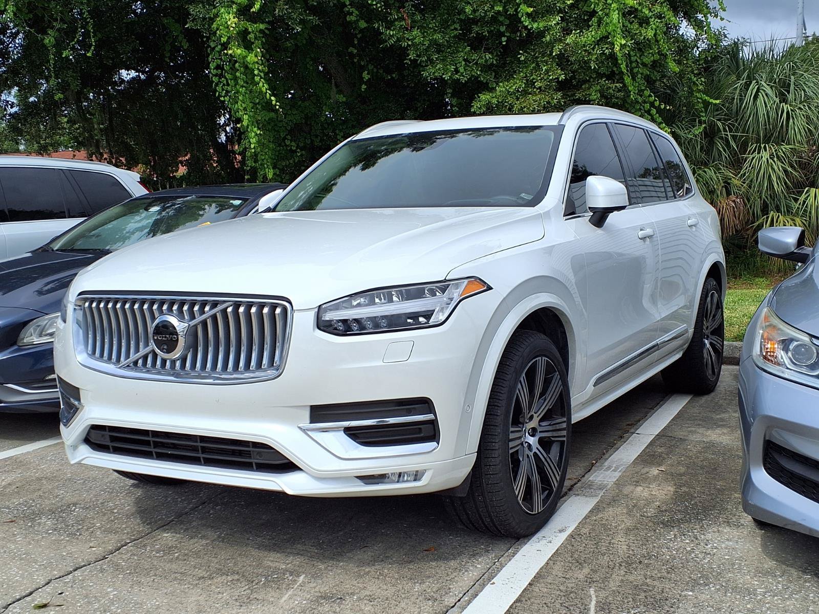 Certified 2025 Volvo XC90 B6 Ultra w/ Protection Package AWD/4WD image 3