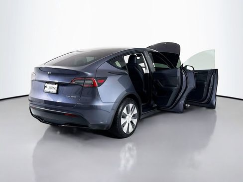 Used 2023 Tesla Model Y Long Range image 36