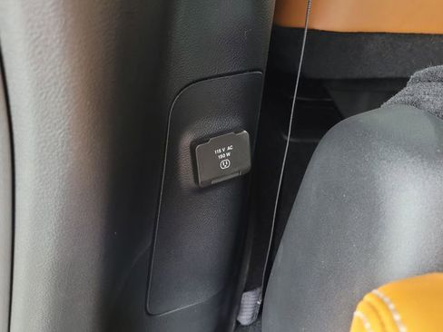 New 2026 Chrysler Pacifica Pinnacle image 38