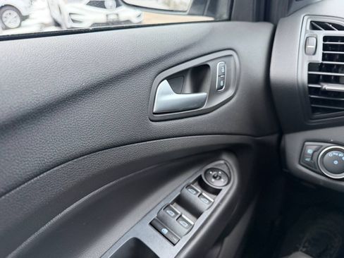 Used 2019 Ford Escape SE AWD/4WD image 17