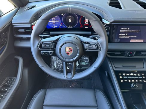 New 2025 Porsche Macan Electric image 15