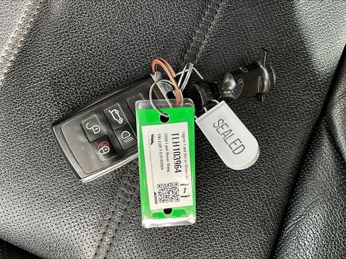 Used 2020 Land Rover Range Rover Evoque S image 11