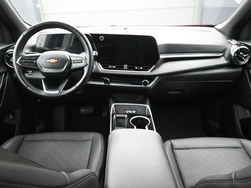 Used 2025 Chevrolet Equinox LT w/ Convenience Package II FWD image 20