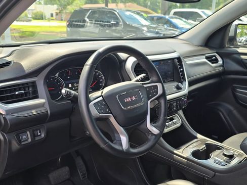 Used 2023 GMC Acadia SLT w/ Preferred Package AWD/4WD image 12