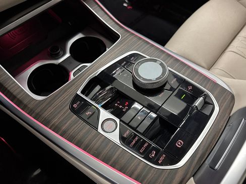 Certified 2024 BMW X7 xDrive40i w/ Executive Package image 20