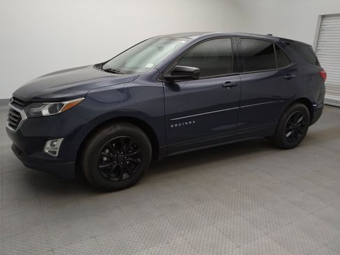 Used 2019 Chevrolet Equinox LS FWD image 2