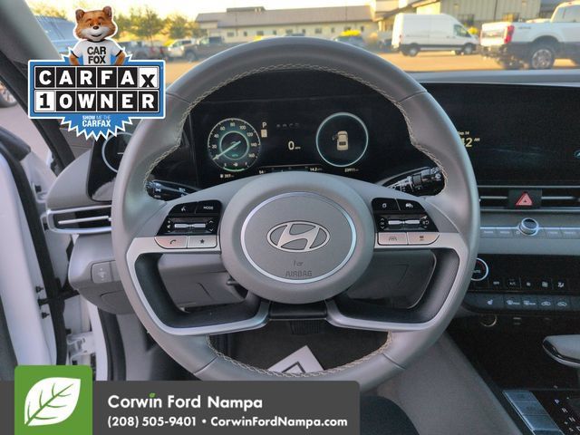 Used 2025 Hyundai Elantra SEL FWD image 14