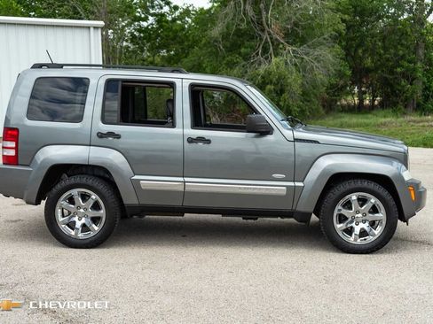 Used 2012 Jeep Liberty Sport AWD/4WD image 4