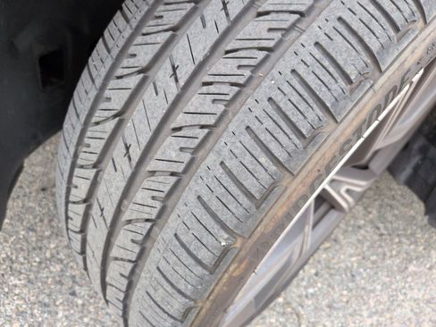 Certified 2024 BMW 330i Sedan w/ Premium Package image 12