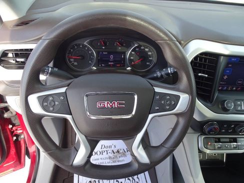 Used 2023 GMC Acadia AWD SLE image 18